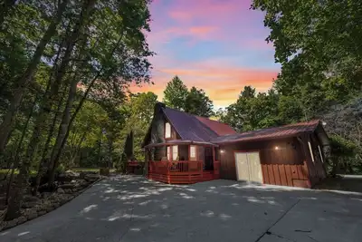 Image de Cozy Family Cabin in charming Smoky Mountain- Pets allowed