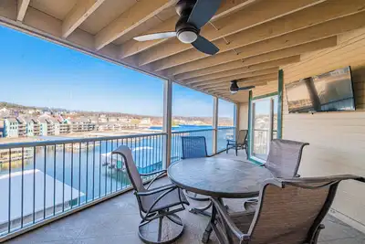 Image de Lake Fun Getaway Lake front 3 bd condo -Bristol Bay Condos