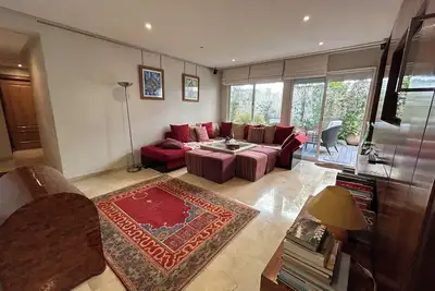 Image de Un appartement en plein centre calme avec jardin