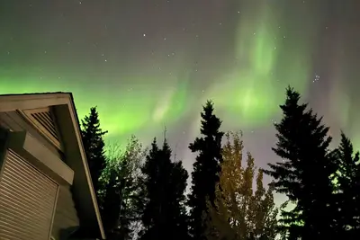 Image de Fantastic cottage with hot tub and views from the Chena Ridge of Fairbanks.