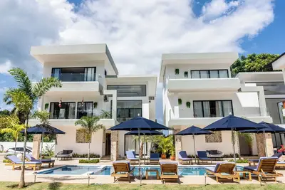 Luxury Villa for 10 Guests with Pool and Jacuzzi