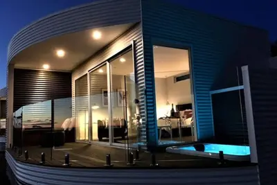 Image de The Nest- Luxury Pod w King bed + private spa