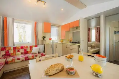 Image de Mobil-home | Classic | 3 Ch. | 6 pers. | Terrasse surélevée