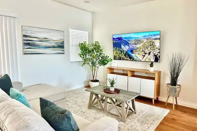 Image de Charming 5-bedroom townhome with WiFi and Ac in delightful Placentia