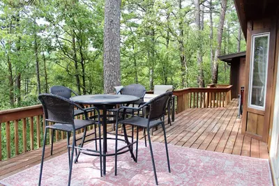 Image de Family Friendly Home with Large Fenced Yard!