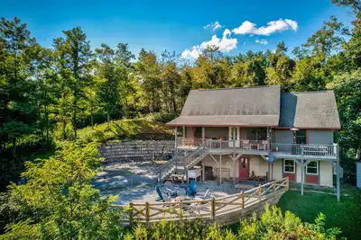 Image de The Great Bear Lodge: Hot Tub, Firepit, Ev Charger, Dog Allowed!