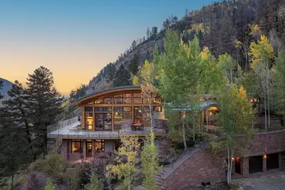 Image de Stunning Hillside Home | Unparalleled Canyon Views, Gym, Hot Tub