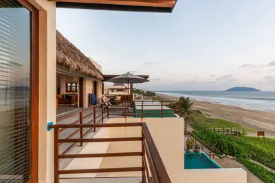 Image de Marea Beachfront Penthouse Villa E25