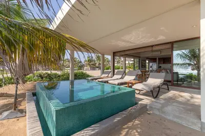 Image de Marea Beachfront Villa F27