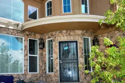 Image de Cozying &Stylish Charming home 3, 900sq Ac, WiFi upscale Aurora 15 minutes of Dia
