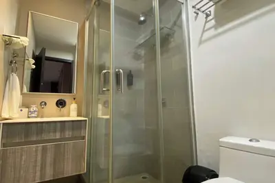 Image de Private apartment with amenities.