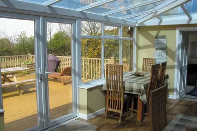 Image de Large Sound Healing Retreat Cottage in West Wales