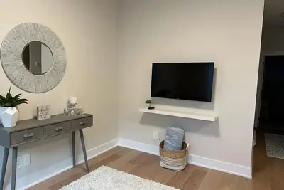 Image de Cozy and quiet brand new one-bedroom private suite