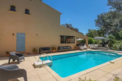 Image de Merveilleuse maison de vacances privée avec Wifi, piscine privée, Tv, terrasse et parking
