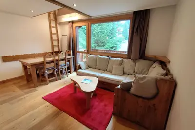 Image de Appartement skis aux pieds 7 pers. centre Méribel, rénové, balcon, 3 chambres, cheminée