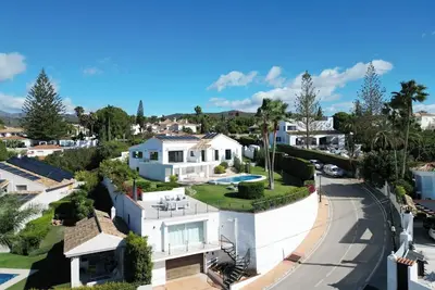 Image de Villa with panoramic sea views in Elviria Marbella.
