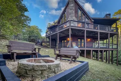 Image de Foxhollow - Minutes to Blue Ridge, hot tub, pets