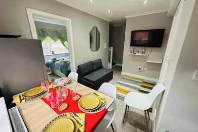 Image de Spacious and newly built, perfect for your getaway!