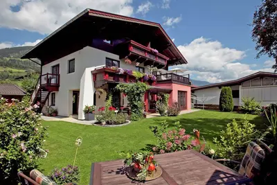 Image de Apartment in Bramberg am Wildkogel With Balcony