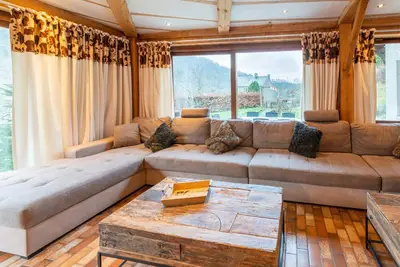 Image de Capacious Holiday Home in Membre With Garden