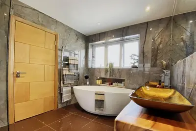 Image de Broomfield Stays \n3 Bedroom apartment with balcony, 200m from seafront