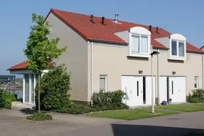 Image de House With a View on Harbor, in a Water Area
