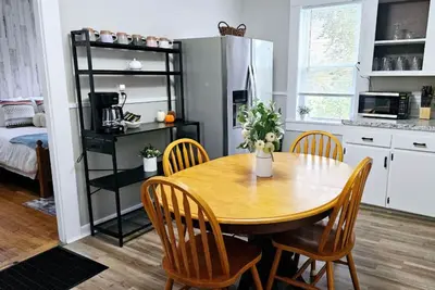 Downtown Waterville Studio Apt|Washer/Dryer