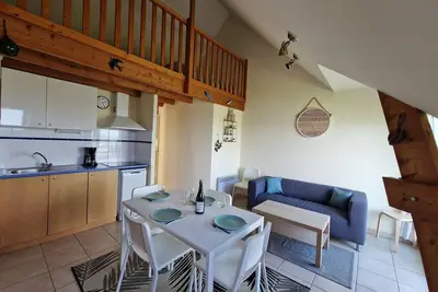 Image de Lovely Apartment in a Prime Location With Direct Access to the Beach, Mesquer