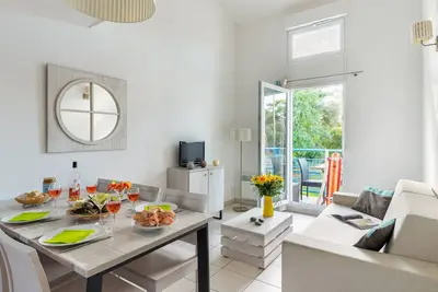 Image de Nice Apartment With Dishwasher, 150m. Away From Platin Beach