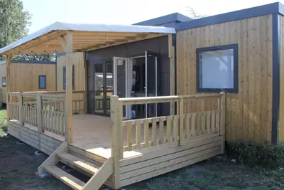 Image de Modern 6-person Chalet in the Frisian Countryside, 3 Bedrooms and Wifi