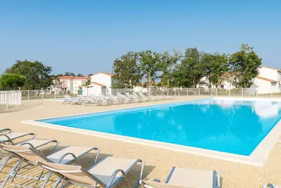 Image de Well-kept Apartment, With Dishwasher, 7 km. From the Beach