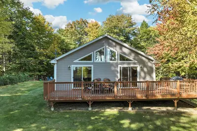 Image de Long Island Winnipesaukee Home For 6 Short Drive From Long Island Beach