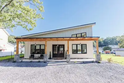 Image de New 4-bedroom house in Buena Vista with WiFi and Ac near Svu
