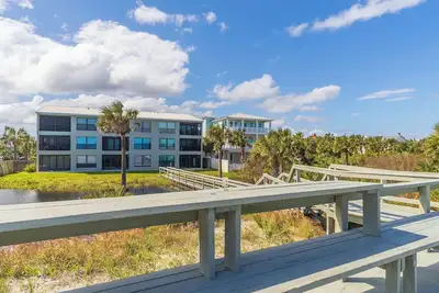 Image de Charming 2 bedroom Oceanfront Rental!