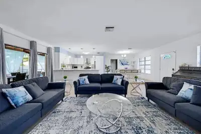 Image de Luxurious Miami Vacation Home with Pool 5br\/suites