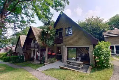 Image de 88 Strawberry Hill, Tolroy Manor - sleeps 6 guests in 3 bedrooms
