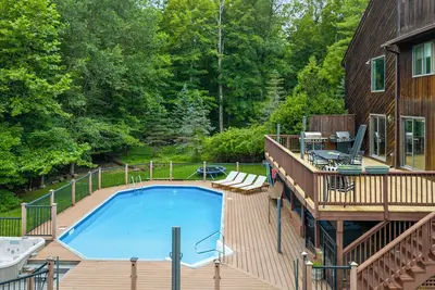 Image de Upper Saddle River Resort w Pool, Hot Tub & Lake