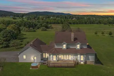 Image de Expansive Villa w/ Hot Tub, Fire Pit, Sleeps 22