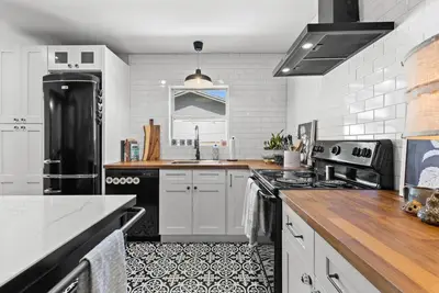 Image de 2Swings - Pet Friendly Bungalow Downtown Tampa