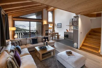Image de Wifi, à 100m des pistes de ski, 3ème étage, vue montagne, balcon, parking, télévision, 110m²