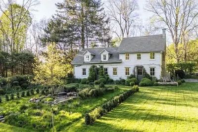 Image de Beautifully restored 1822 Farmhouse, as seen in Better Homes & Gardens Magazine