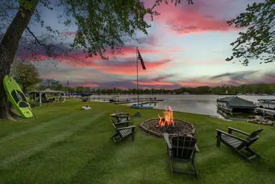 Image de Little Barbee Lakefront Bungalow