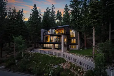 Image de Mountain-Top Luxury Breathtaking Views & Comfort