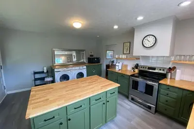 Image de East Knox Home! For Families!