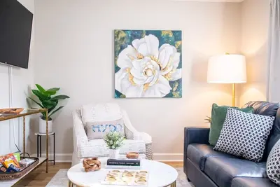 Image de The Magnolia Grove, 2br Chic by Velvet Ditch Villas