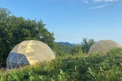 Image de Farmhouse and two glamping dome homes in the Povlen Nature Park in western Serbia