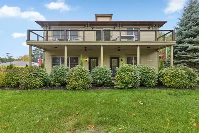 Douglas Retreat - Two bedroom condo with High-Speed Wifi, Ac, Washer/Dryer.