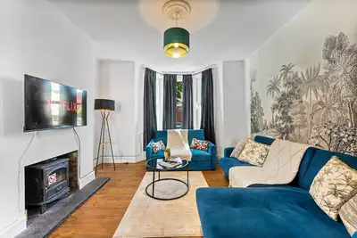 Image de Large 4 bedroom House in Bath - Sleeps 11