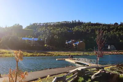 Image de Slope-Side, Swim, Ski & Play