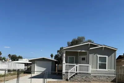 Image de 3-bedroom new mobile home in peaceful Bullhead City, WiFi\nPerfect for Snowbirds
